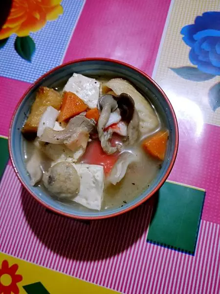 鮮蘑豆腐丸子湯