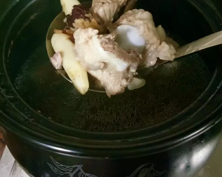 竹薯(竹芋)骨頭湯