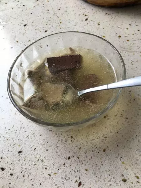 豬肝豬血湯   寶寶補鐵專用湯