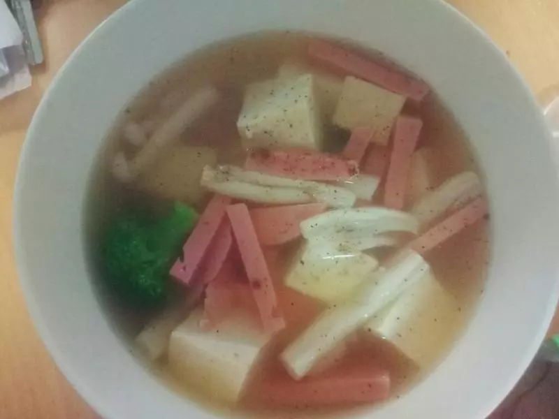 西藍花豆腐白玉菇湯