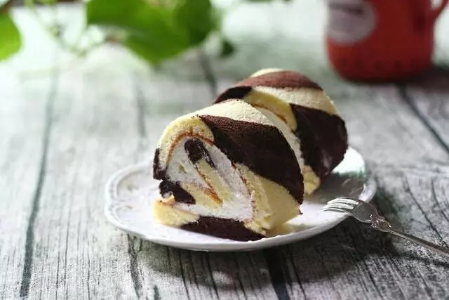巧克力雙色奶油蛋糕卷