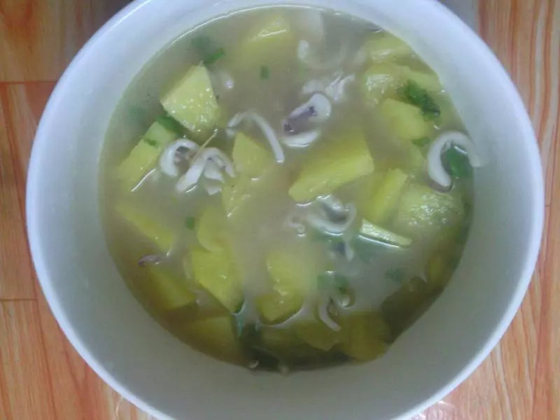 菠蘿墨魚湯