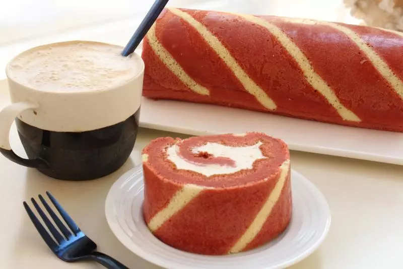 紅絲絨條紋蛋糕卷