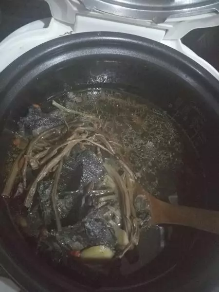 養生烏雞菌菇湯