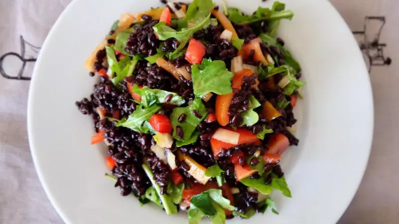 黑米健康蔬菜沙拉
