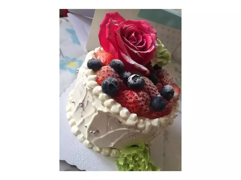鮮花草莓蛋糕