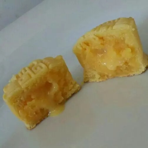 簡單的奶黃流沙冰皮月餅