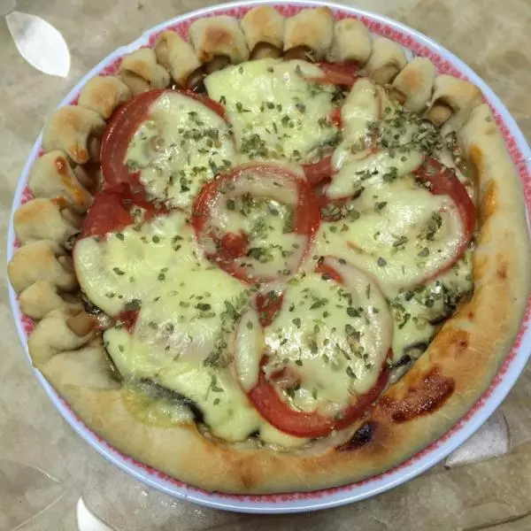 蘑菇花邊披薩