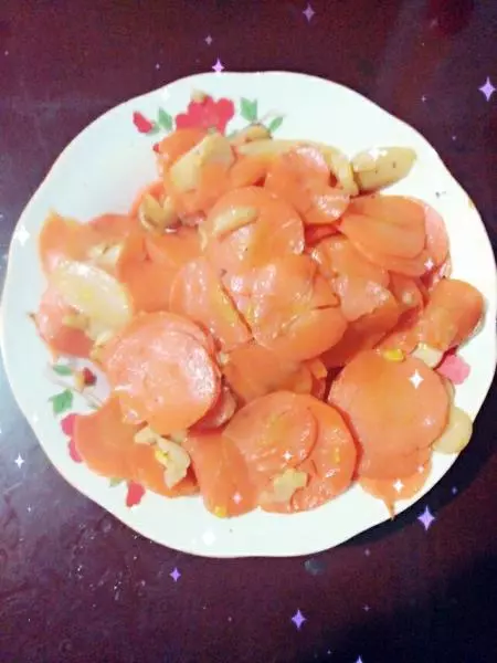 胡蘿蔔炒火腿腸