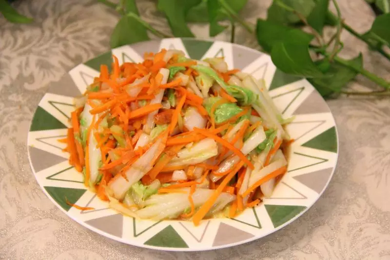 大白菜炒紅蘿蔔——媽媽的味道