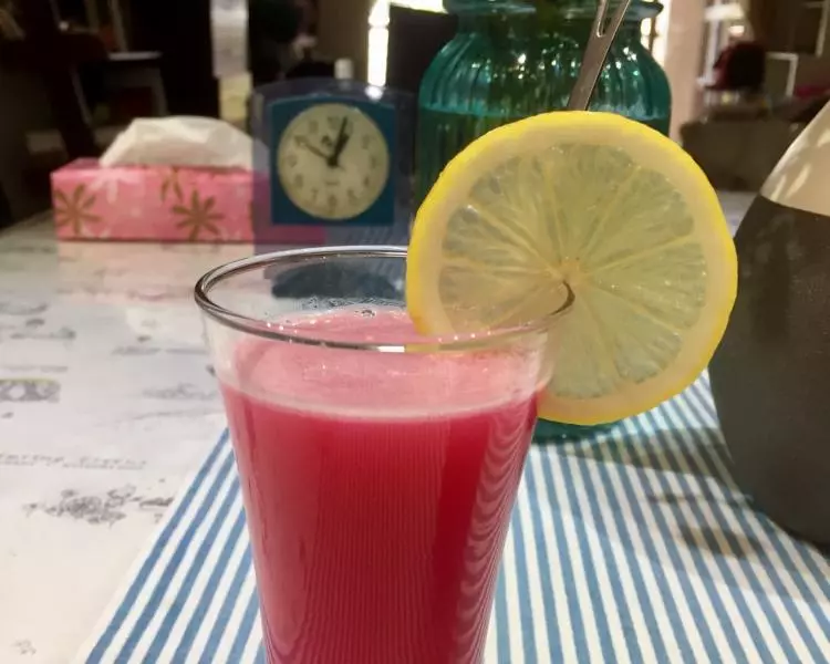胭脂紅檸檬汁