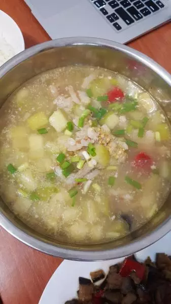 西葫海鮮燉魚湯