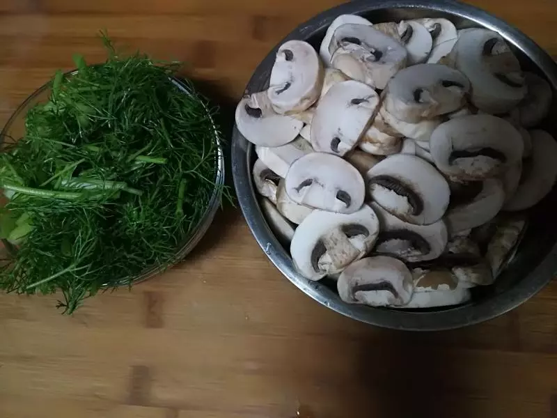 茴香炒口蘑