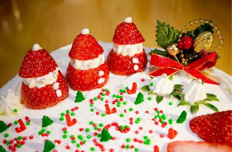草莓聖誕戚風蛋糕