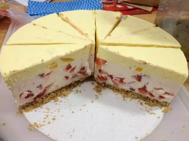 芒果草莓雙層蛋糕