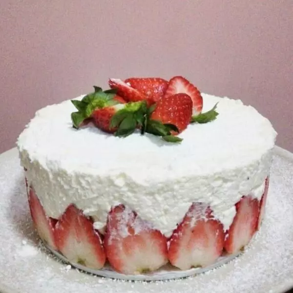 草莓奶酪慕斯蛋糕