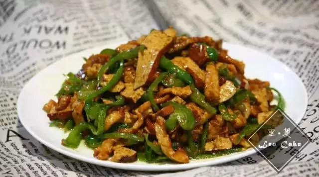 『青椒香乾炒肉絲』—— 超簡單的一道下飯菜