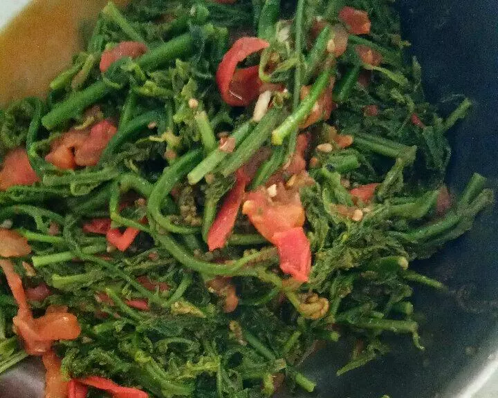 番茄炒水蕨菜