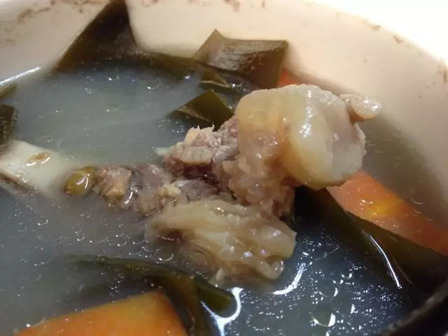 海帶薏米綠豆龍骨湯