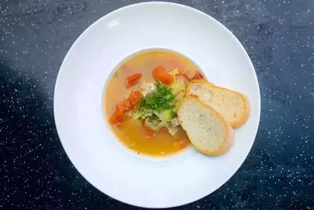 鱸魚蔬菜湯