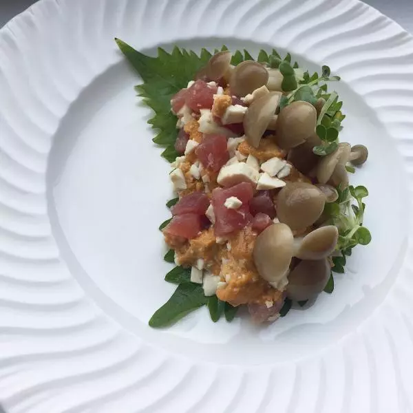 海膽豆腐海鮮刺身