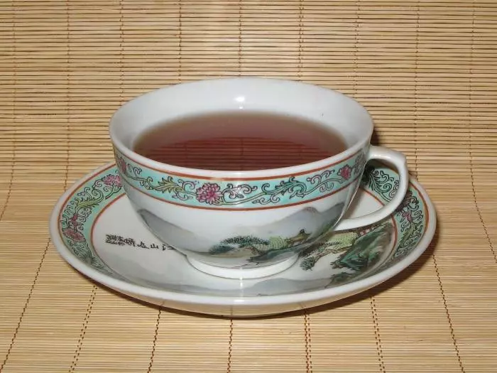 李子紅茶飲