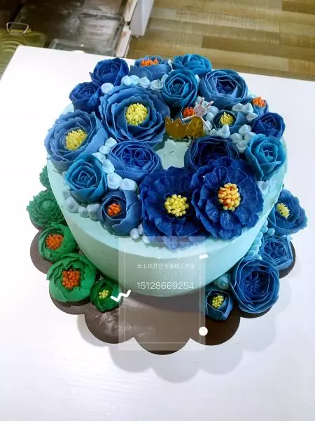藍色裱花蛋糕