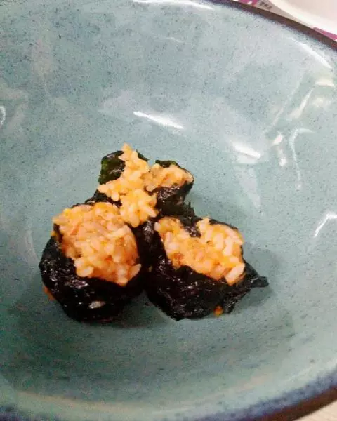 胡蘿蔔米飯肉鬆海苔糰子