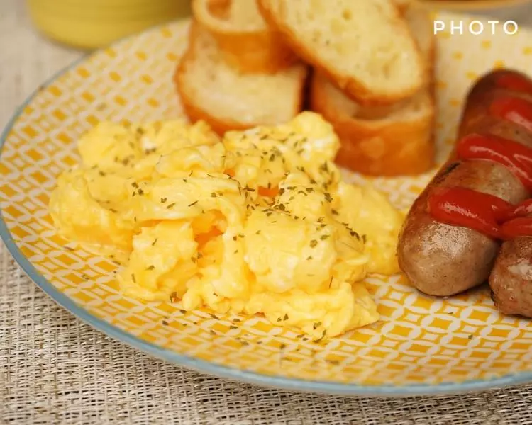 英式炒蛋 Scrambled Eggs (English style)