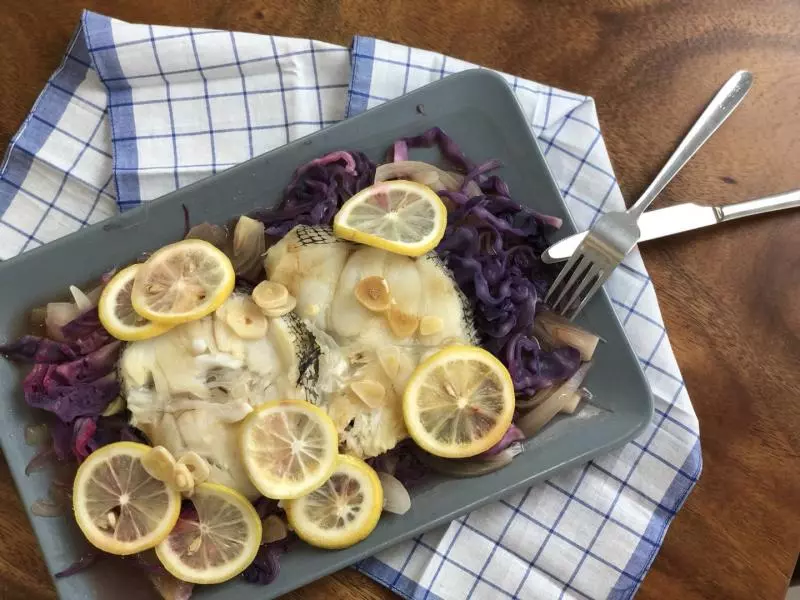 檸檬蒸紫甘藍鱈魚