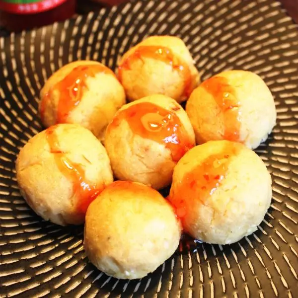 小丸子--鹹蛋洋蔥土豆丸子配泰式甜辣醬