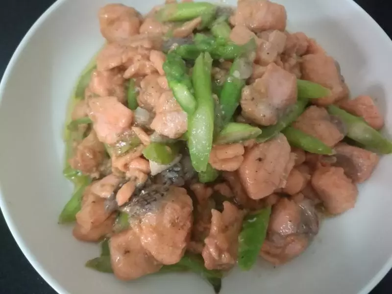三文魚燒蘆筍
