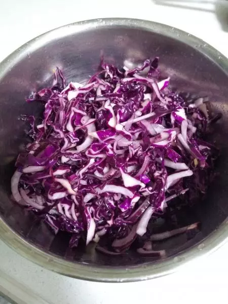 紫甘藍拌洋蔥
