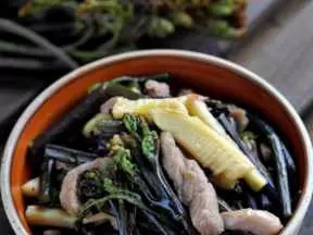 筍肉炒蕨菜
