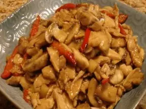蘑菇炒雞片