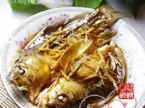 薑汁蚝油蒸活鯽魚