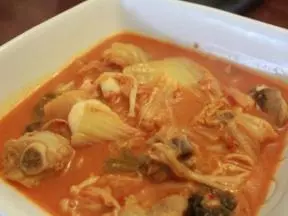泡菜海鲜排骨汤