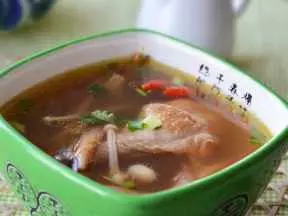紫灵芝鸡汤