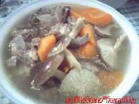 香茹胡萝卜排骨汤