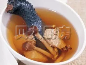 茶树菇煲乌鸡