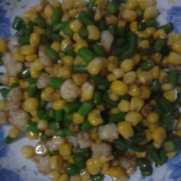 玉米粒炒蒜苔虾仁