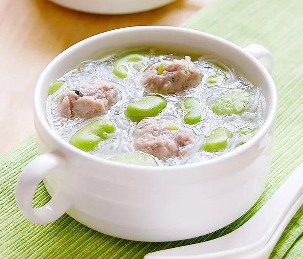 蚕豆米肉丸汤