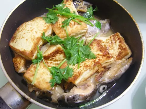 三文鱼头豆腐煲