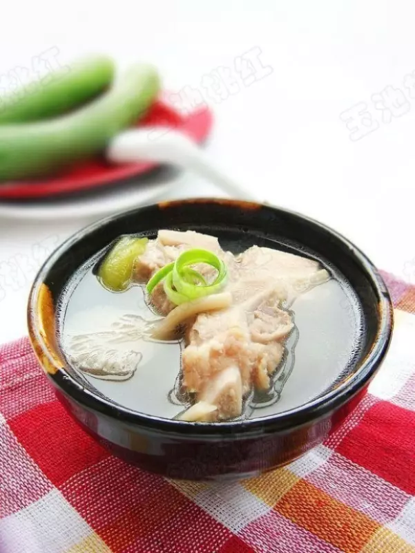 丝瓜蘑菇排骨汤