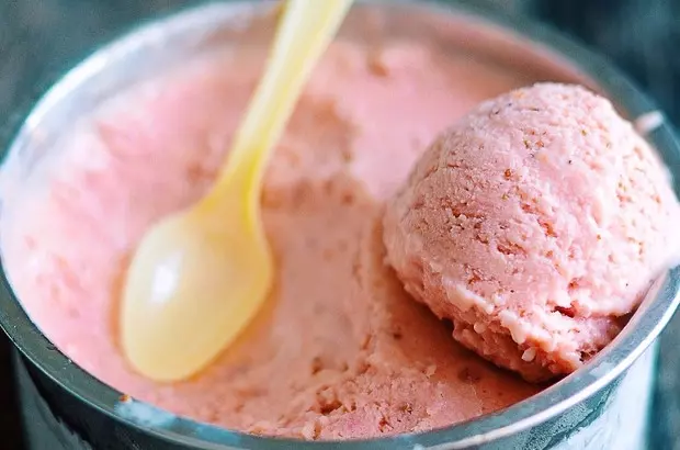 岛本熏の低脂不添加淡奶油【牛奶草莓冰淇淋】（冰淇淋机＆全手动版）