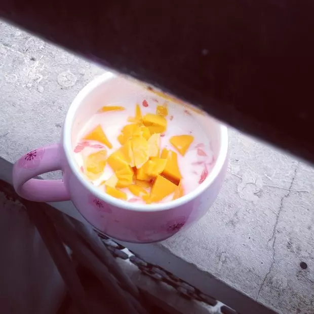 芒果西柚酸奶杯