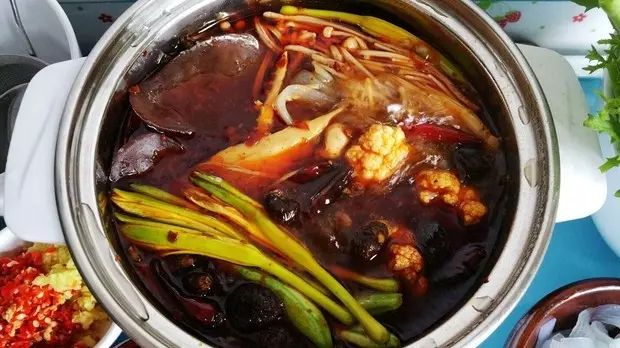夏天吃麻辣火鍋，這不是任性是養生丨火鍋（附紅油豆豉做法）· 圓滿素食