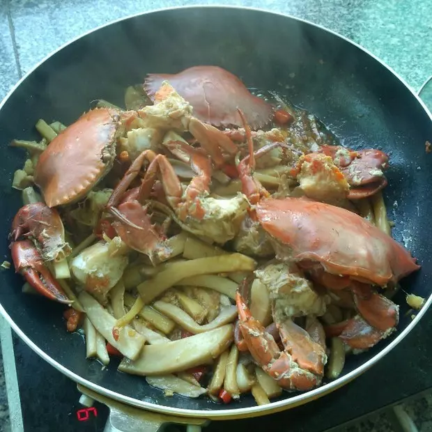雞腿菇炒肉蟹