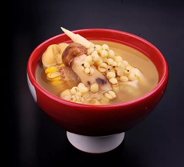 牛肝菌薏仁竹笋汤
