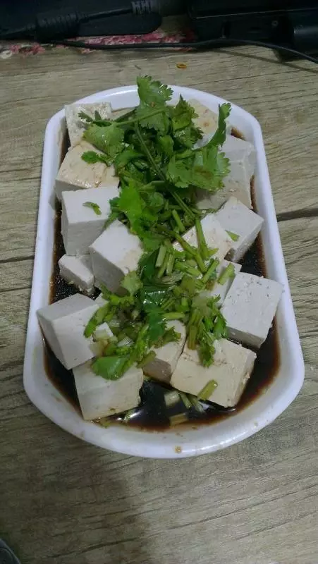 凉拌香菜豆腐的做法
